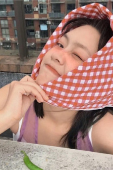 太子鹦鹉晒月